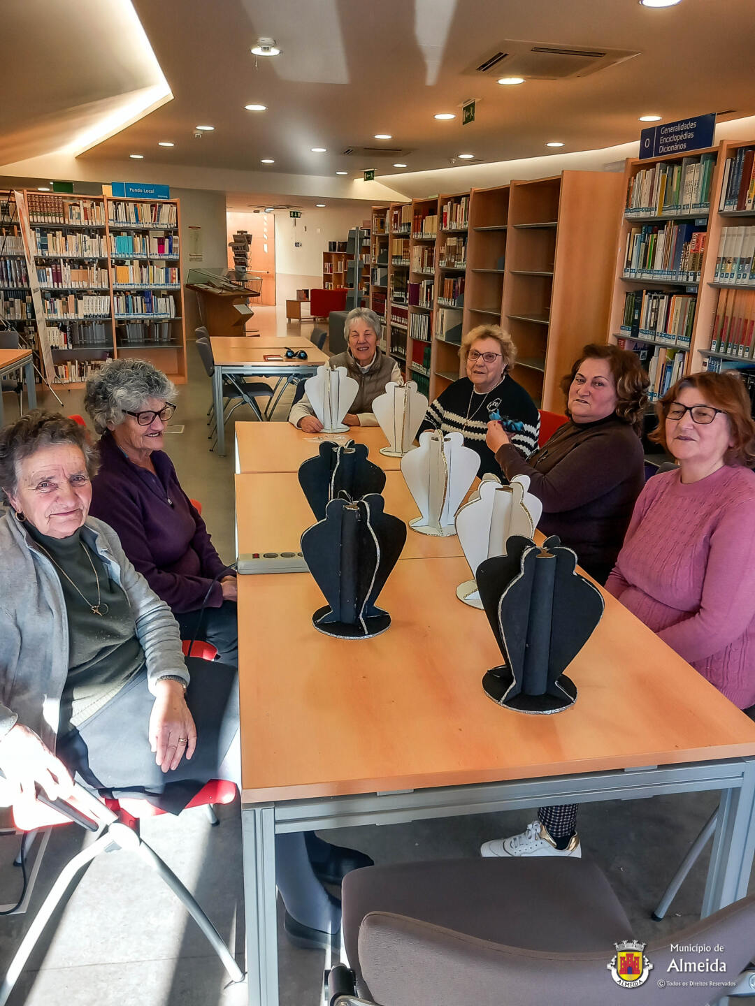 "Criando Laços" na Biblioteca Municipal Maria Natércia Ruivo (BMMNR)